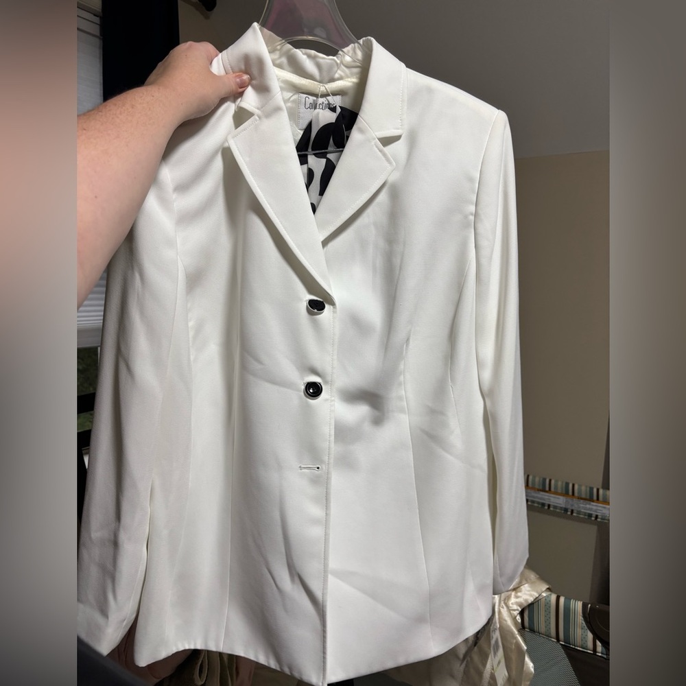 LE SUIT White Blazer with Black and White Polka dot scarf, NWT Size 18W